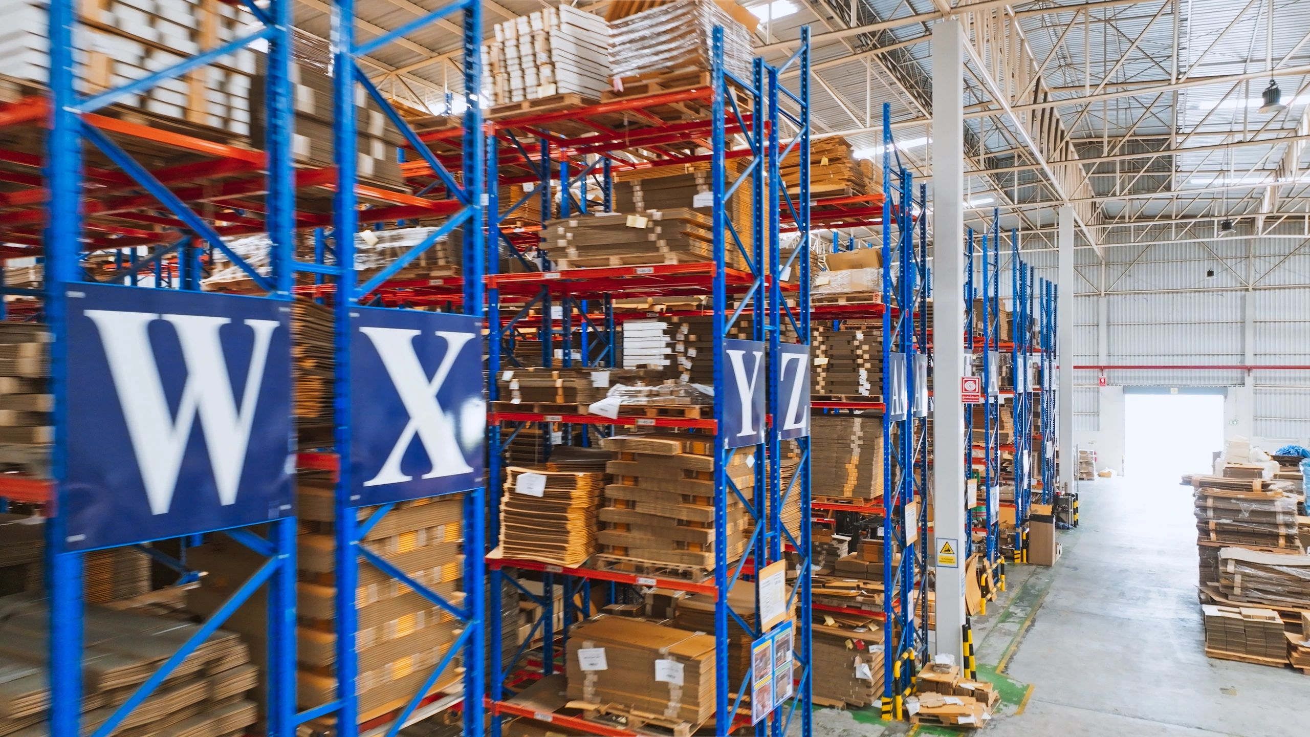 Warehouse inventory and logistics shelving for distribution